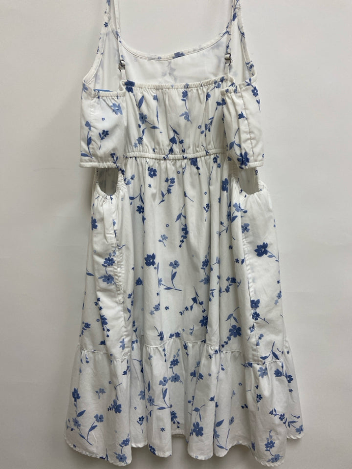 Abercrombie Kids SIZE 17/18 White Blue Flowers Sleeveless Girl&