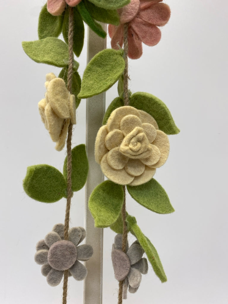 NWT Green Pastels Flowers Felt Garland/Greenery