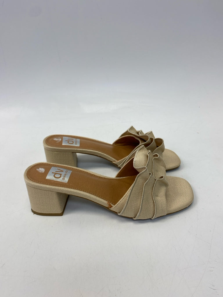 Dolce Vita  Size 7.5 Cream Sandals
