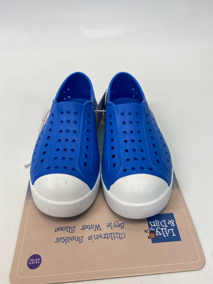 NEW SIZE 11/12 Blue White Perforated Rubber Boy&