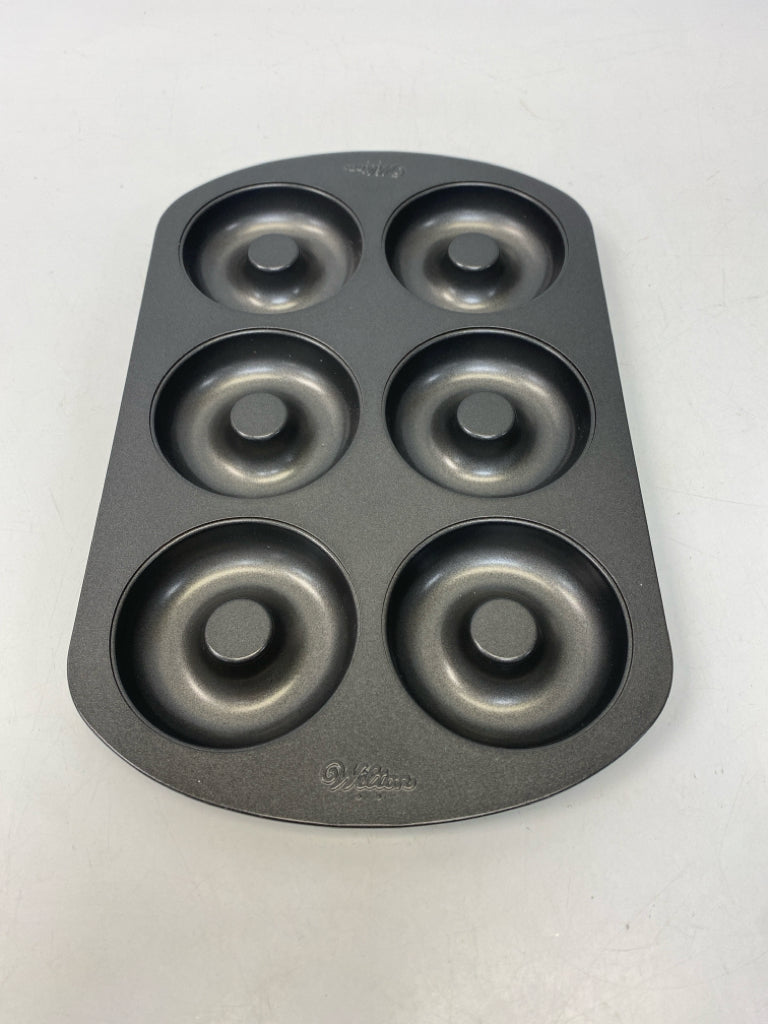 Wilton Gray Bakeware