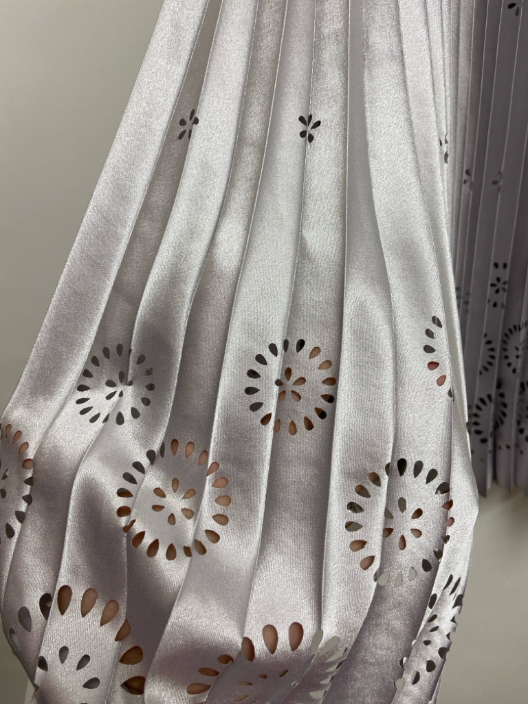 NWT Elie Tahari Size XL Silver Black Flowers Pleats Eyelet Ladies Skirt