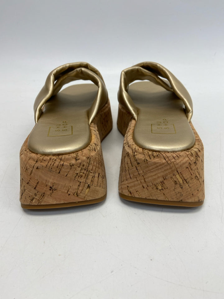 NWOT Shu Shop  Size 7.5 Gold Shimmery Sandals