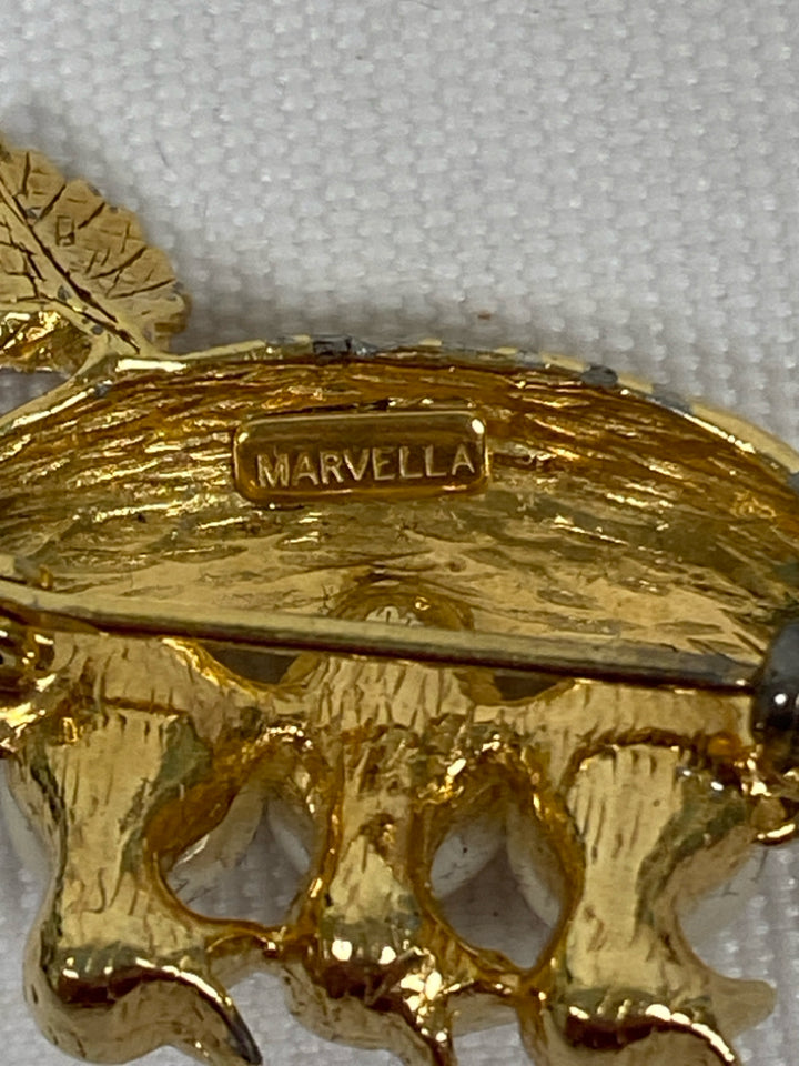Vintqage Marvella 1.5" Gold Color Pearl  Birdnest Pin