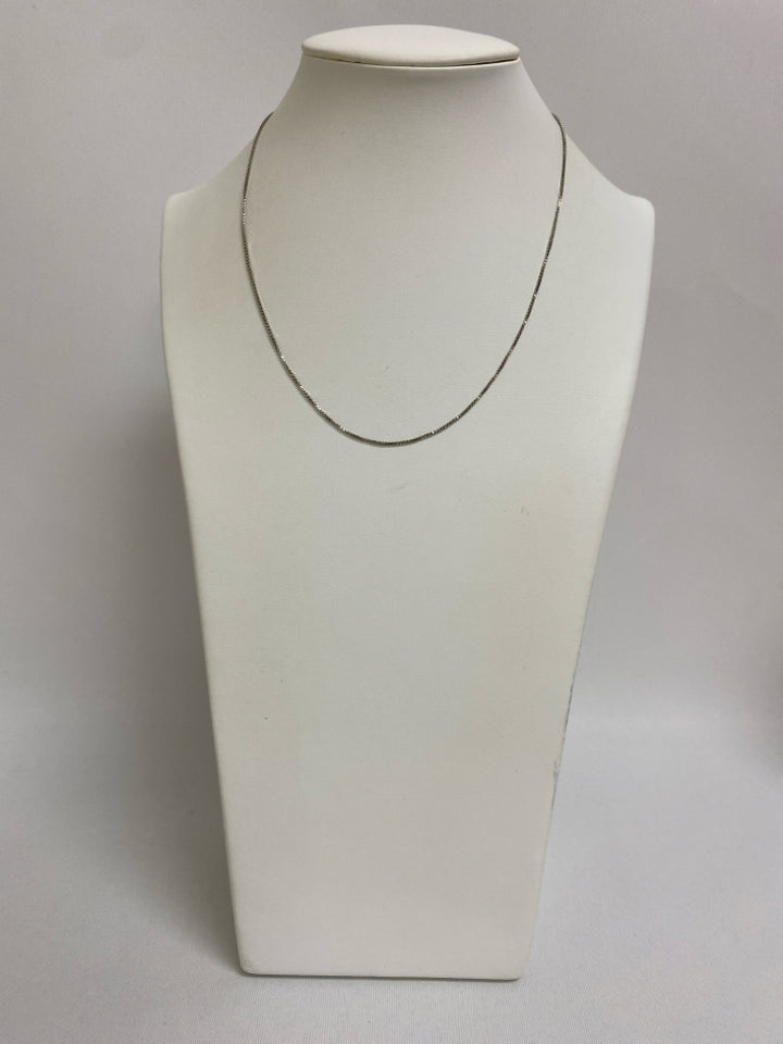 NWT Silver Chain Necklace
