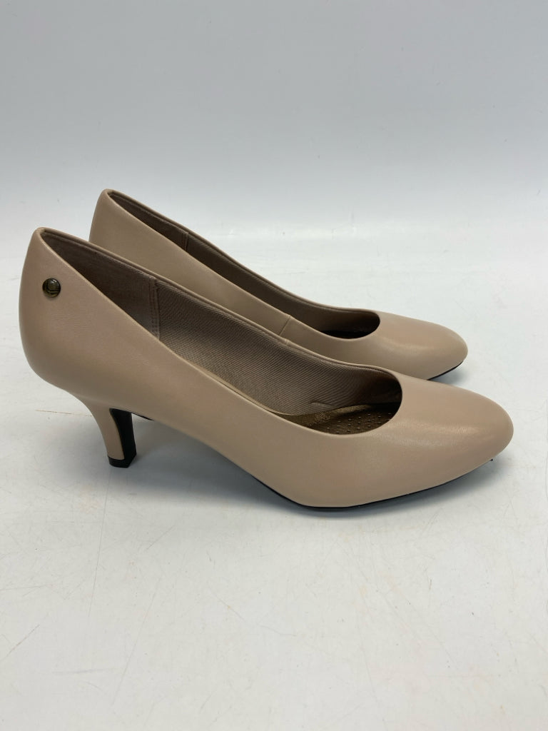 NWOT Life Stride  Size 10 Tan Heels