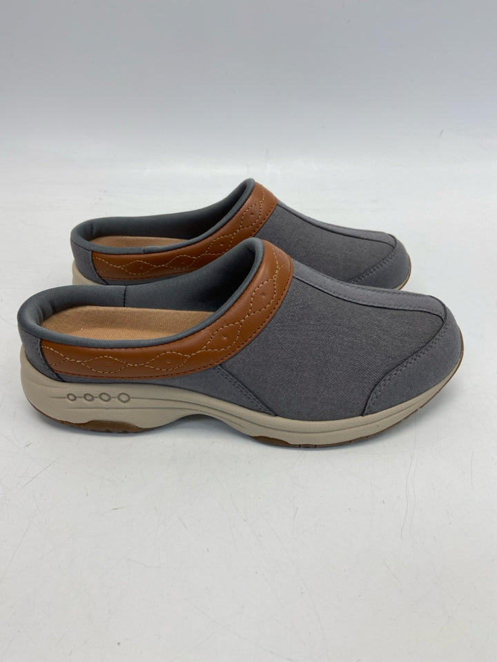 Easy Spirit  Size 7 Gray Clogs