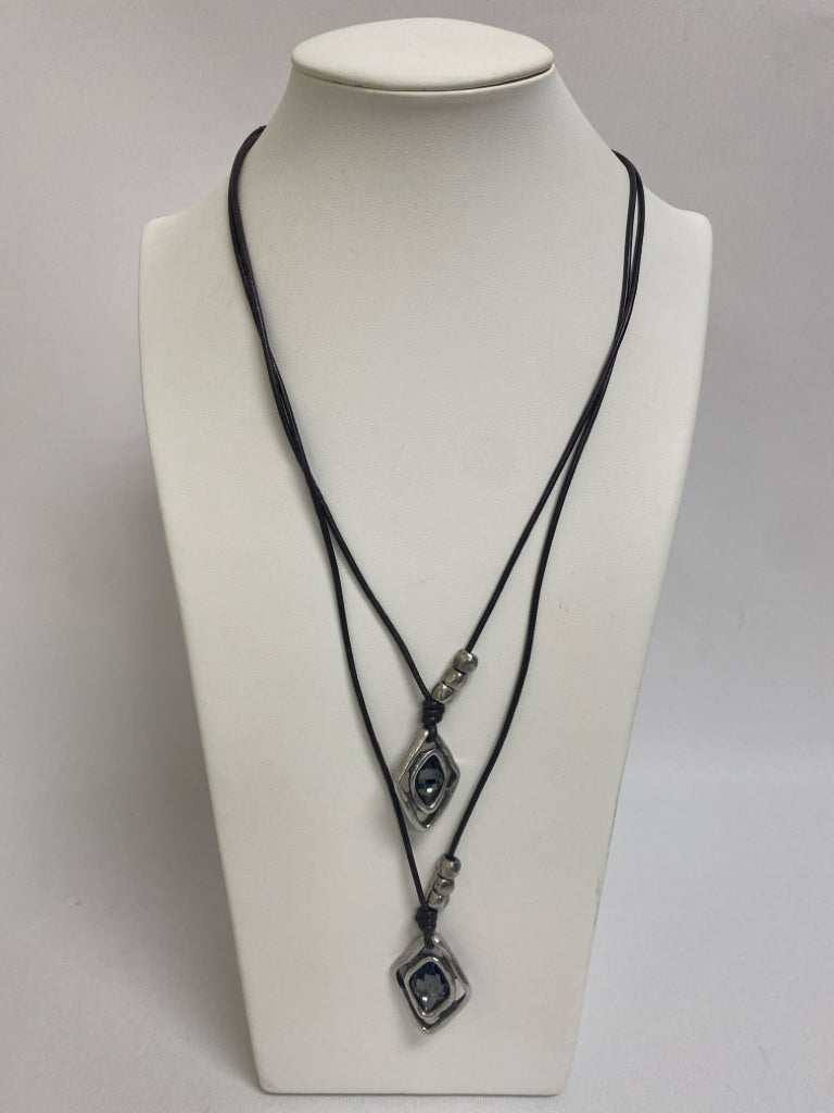 UNO de 50 Silver Brown Shapes Necklace