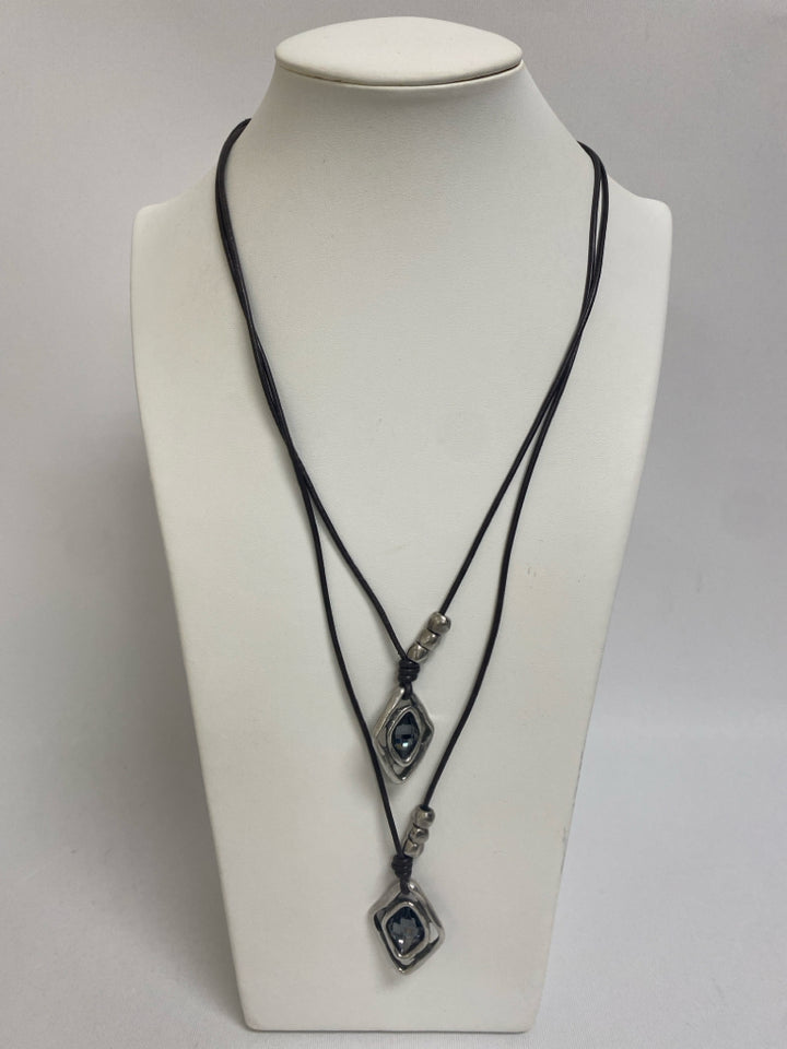 UNO de 50 Silver Brown Shapes Necklace