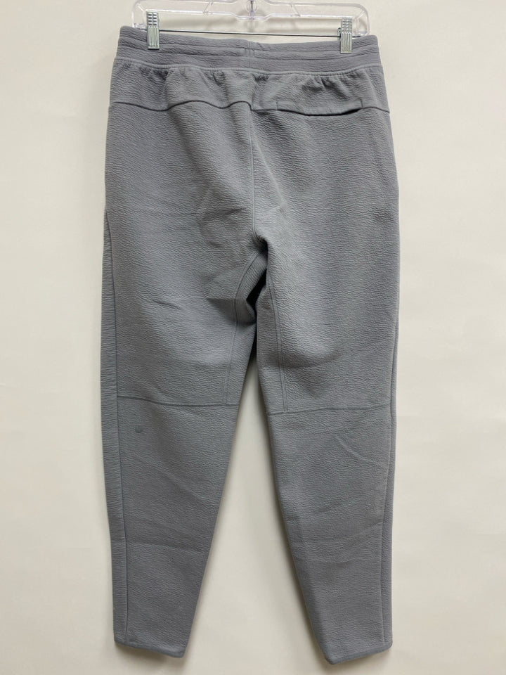 Lululemon Size M Pale Gray Texture Men&