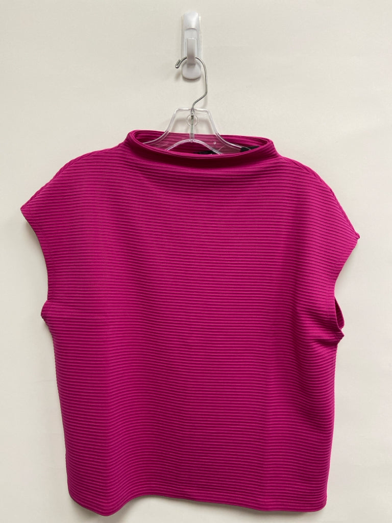 NWT investments Size MP Fuschia Ribbed Petite Top