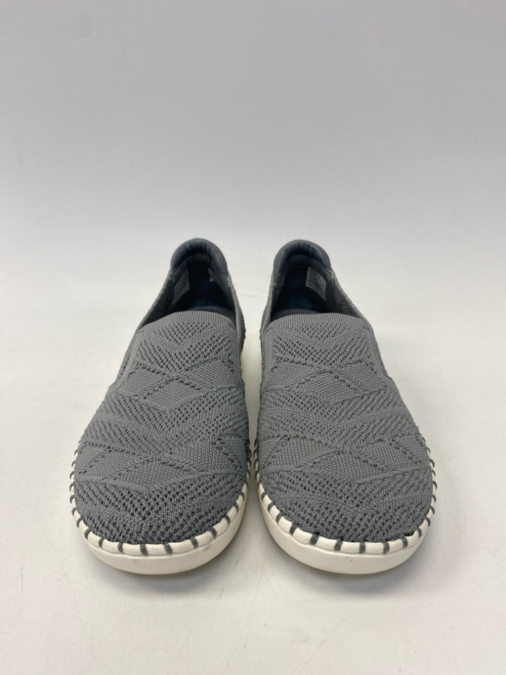 Skechers  Size 9 Gray Fabric Sneakers
