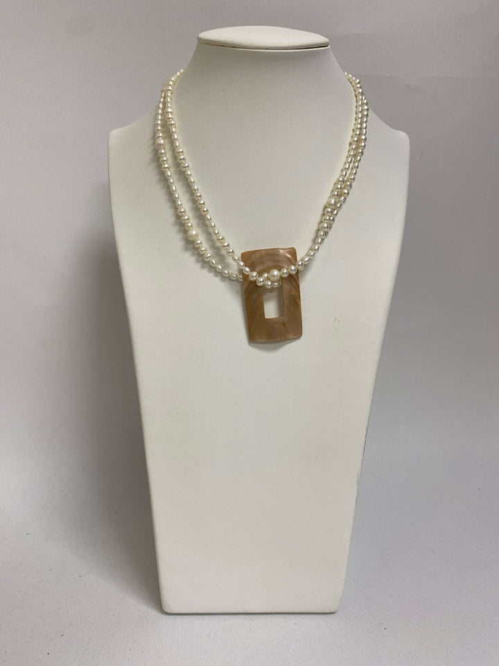 Pearl Pink Rectangle(s) Necklace