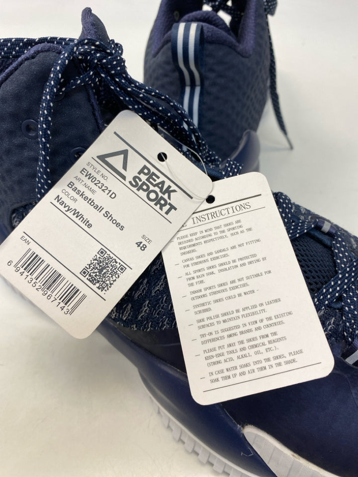 NWT Size 14 Navy Lace-Up Men&