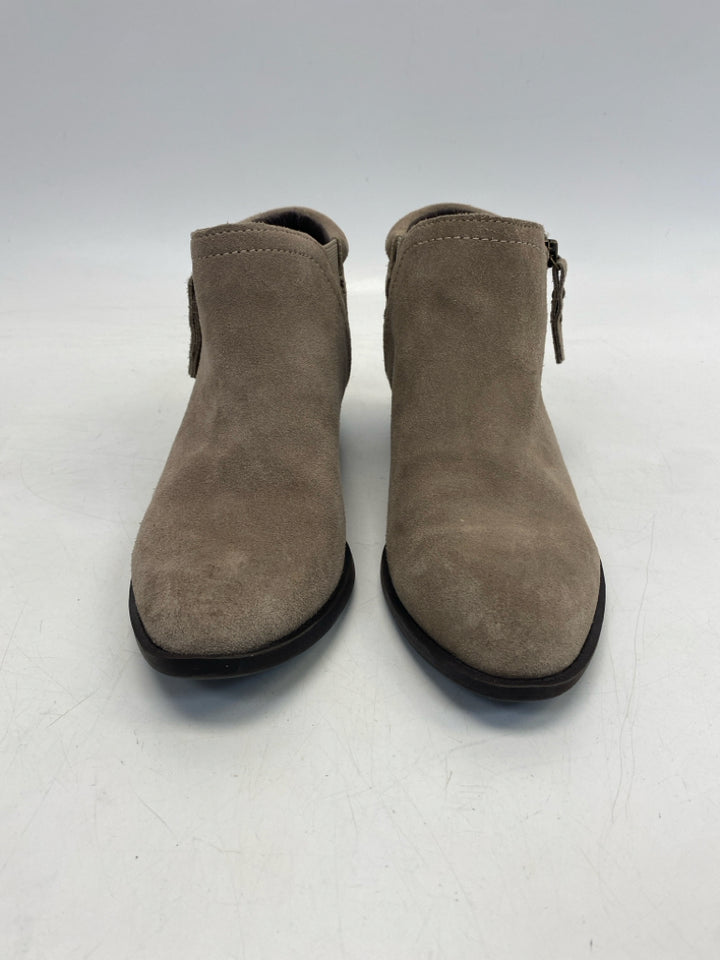 White Mountain US Shoe Size 8.5 Taupe Suede Boots