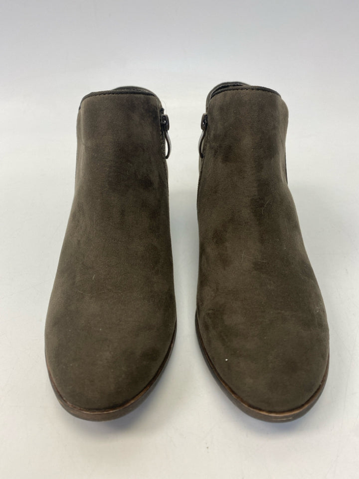 Size 7.5 Brown Side Zipper Boots