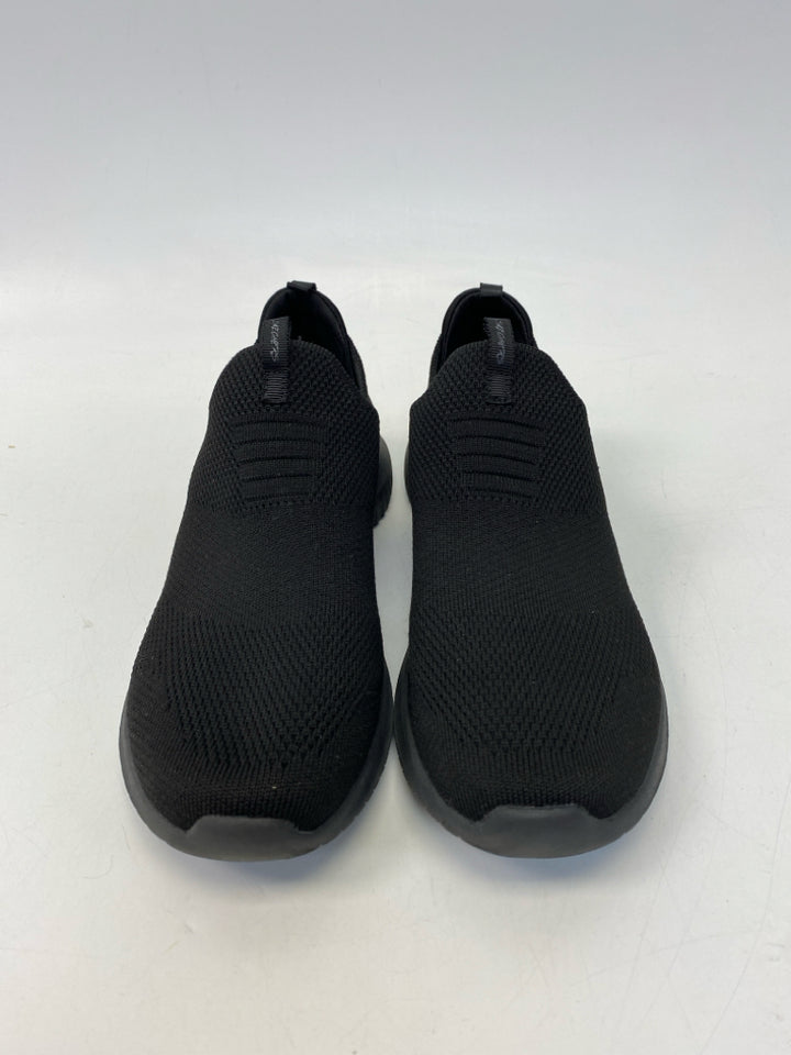 Skechers  Size 8.5 Black Sneakers