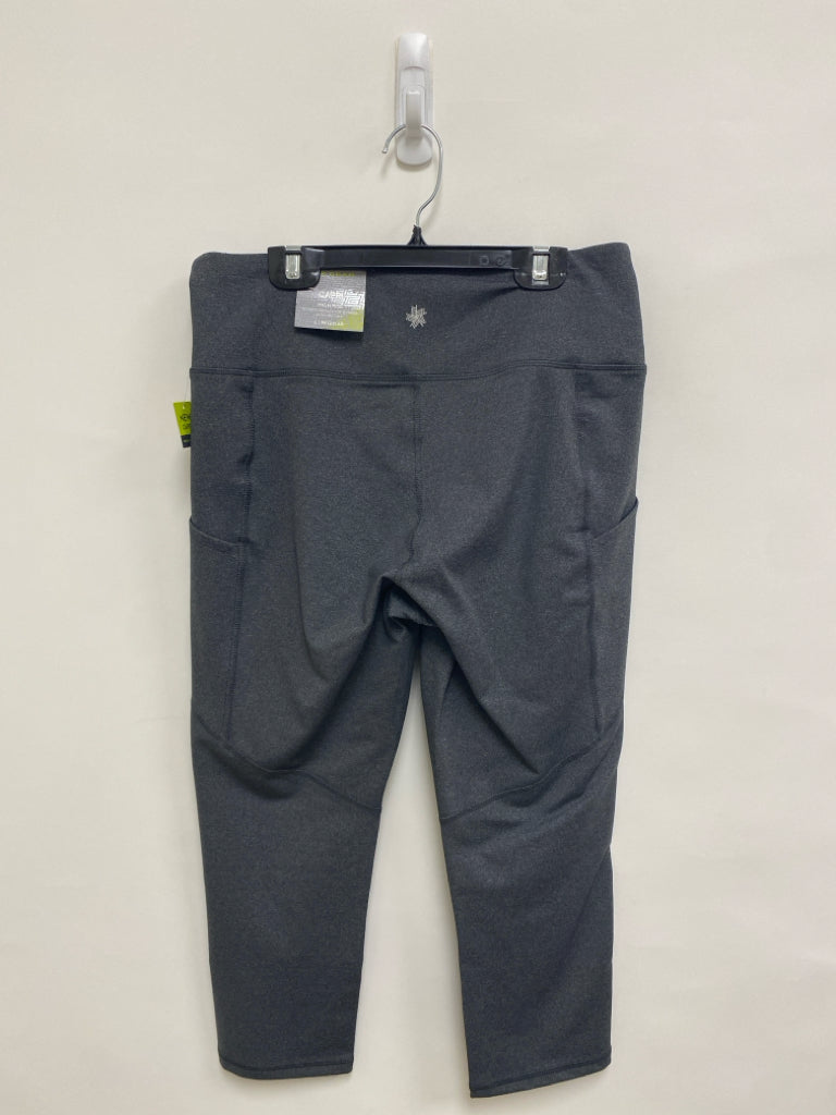 NWT Tek Gear Size L Gray Heather Cropped Athletic Leggings