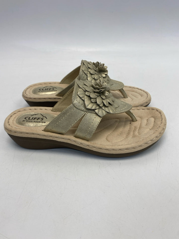 White Mountain  Size 7.5 Pale Gold Sandals