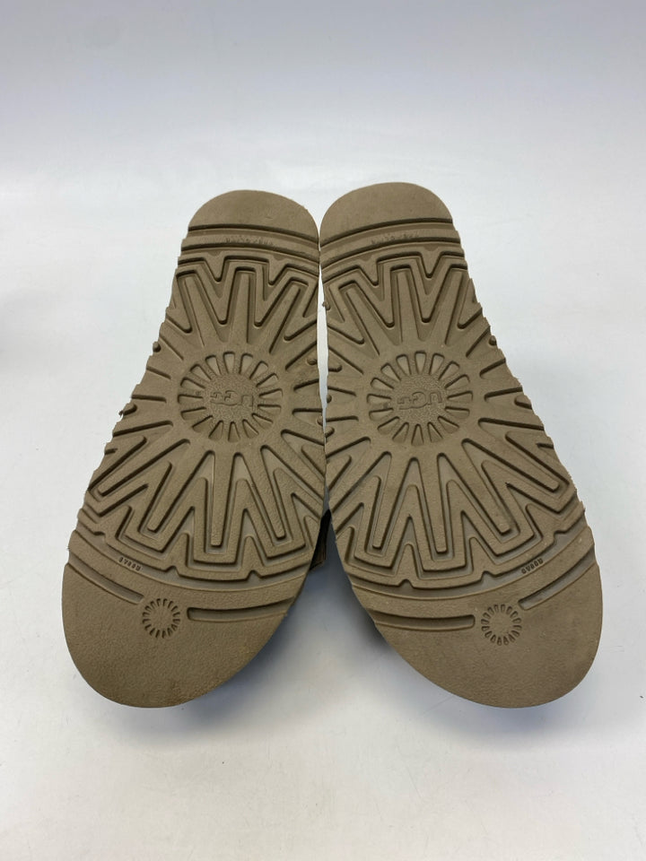 NWOT UGG  Size 11 Brown Sandals