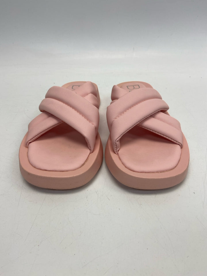 Beach By Matisse Size 9 Pink Crisscross Sandals
