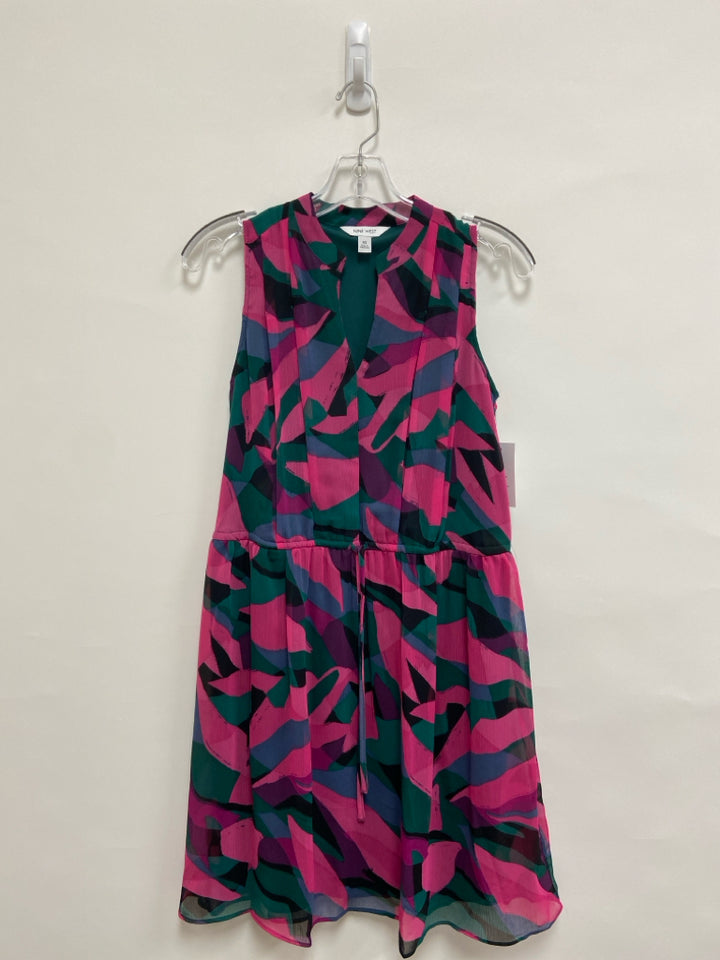 NWT Nine West Size XS Pink/Green Purple/Black Shapes Sleeveless Ladies Dress