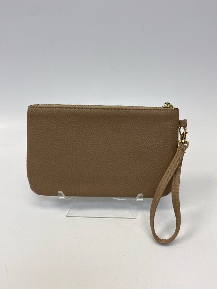 ADRIENNE VITTADINI Brown Wristlet