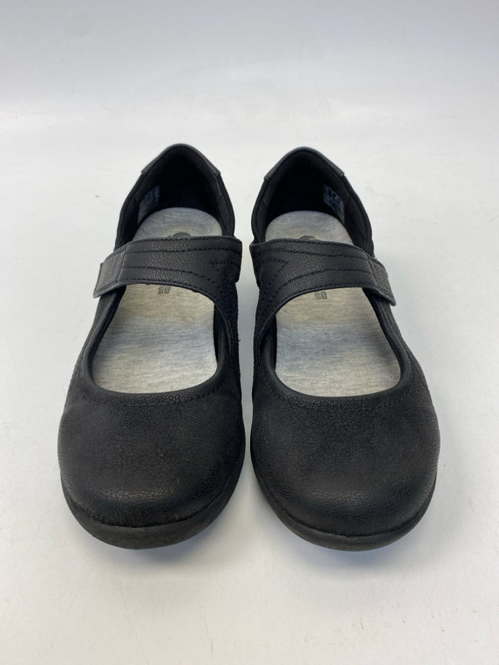 Clarks US Size 7 Black Flats