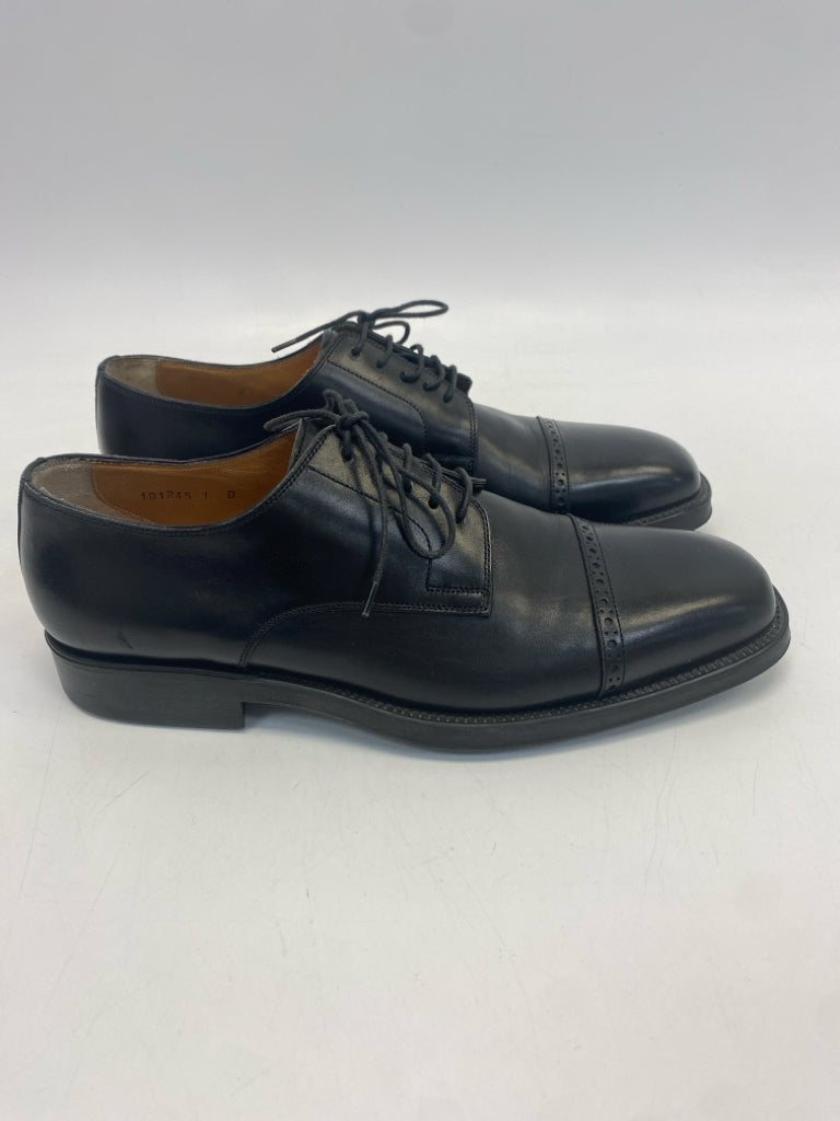 Size 9.5 Black Lace-Up Men&