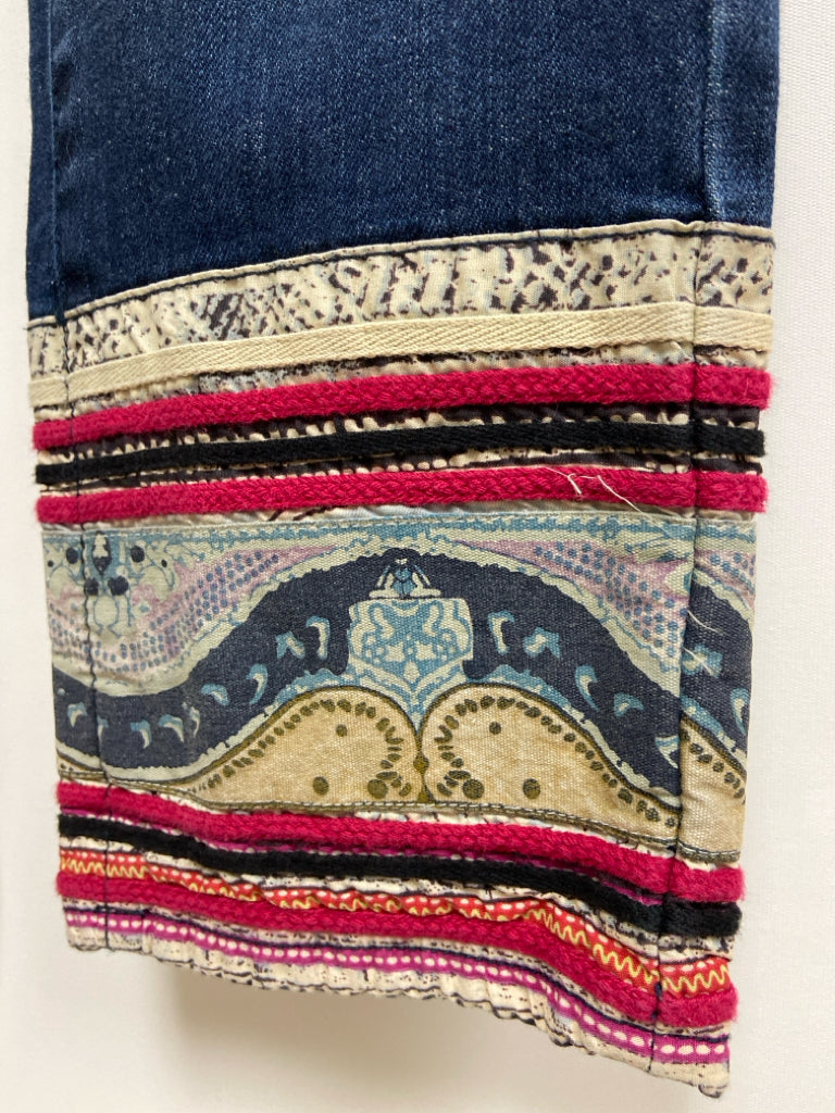 Pilcro Size 29 Dark Denim Trimmed Cropped Ladies Jeans
