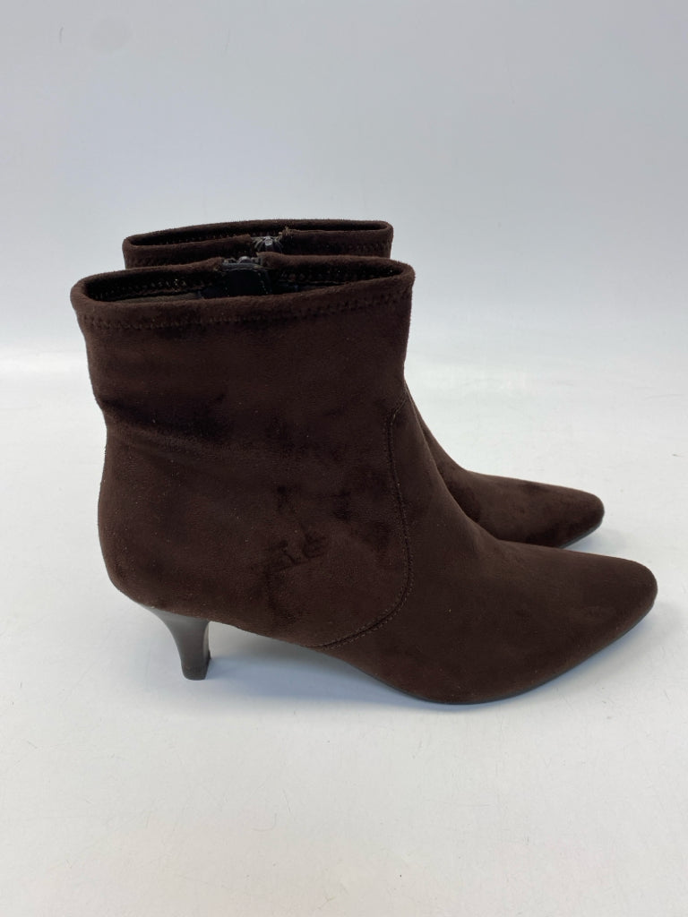 NWOT US Size 8 Brown Side Zipper Suede Boots
