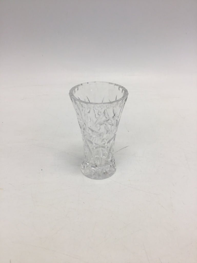 Clear Pinwheel Glass Vase