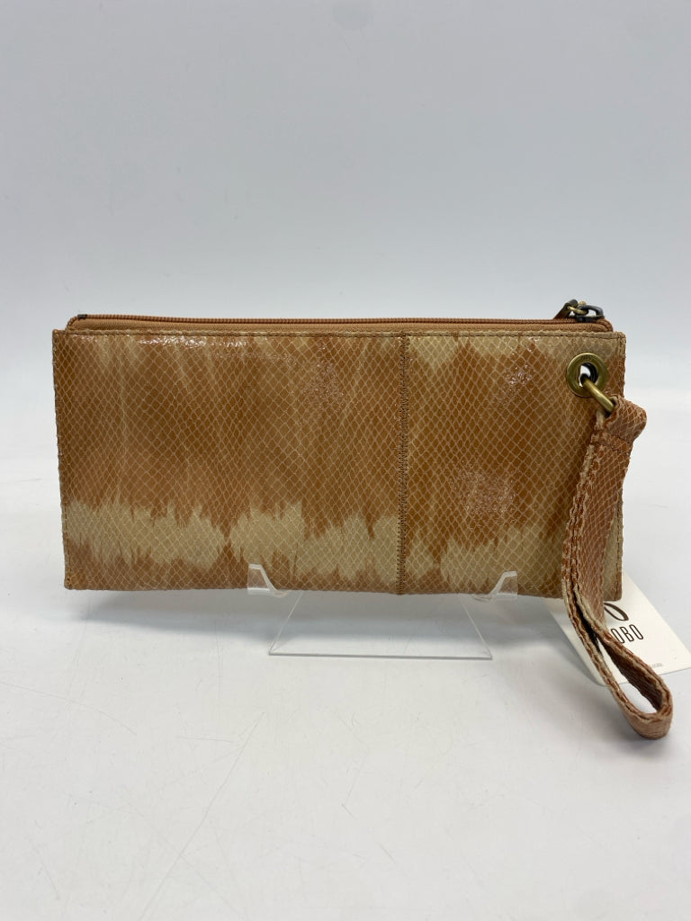 NWT Hobo Brown Beige Embossed Leather Wristlet