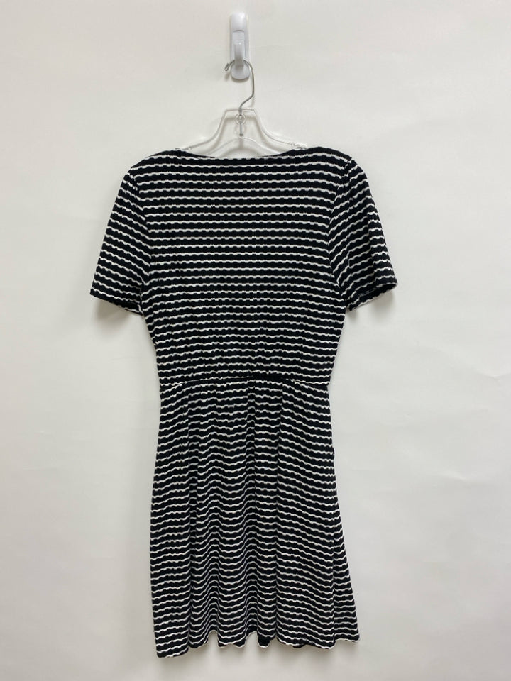 Draper James Size M Black/White Striped Pleats Knit Ladies Dress