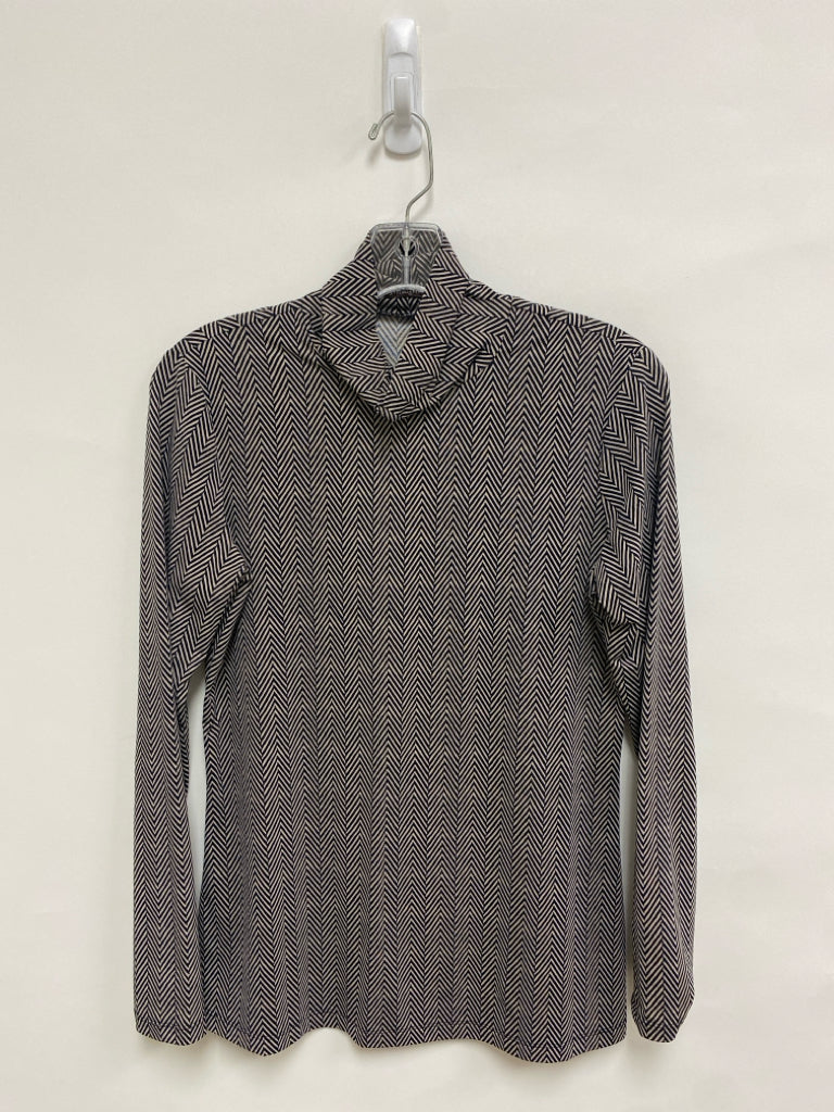 J McLaughlin Size XS Black Tan Zig Zag Turtleneck Ladies Top