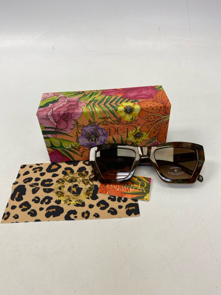NWT Brown Green Mottled Sunglasses