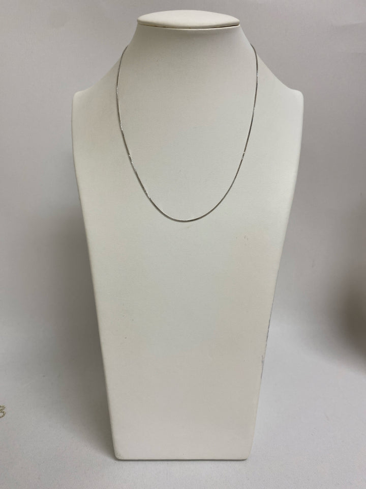 NWT Silver Chain Necklace