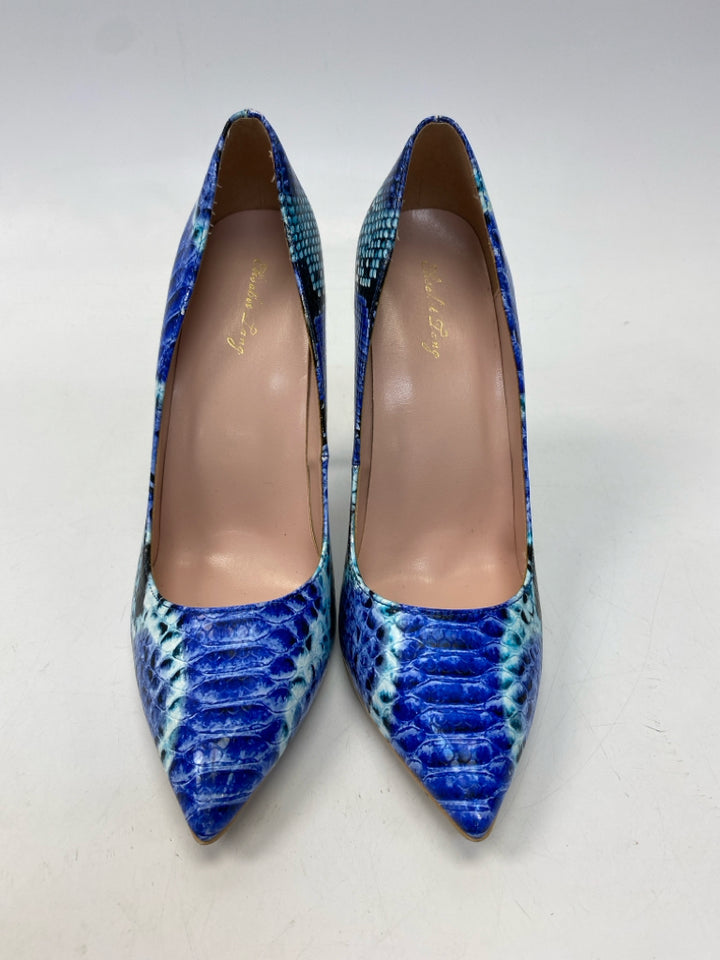 Size 9 Blue Snakeprint Heels