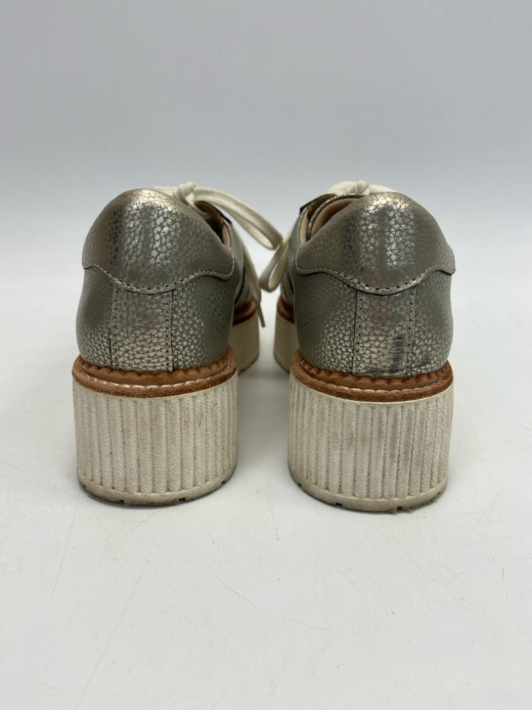 Dolce Vita  Size 9 Pewter Cream Lace-up Sneakers