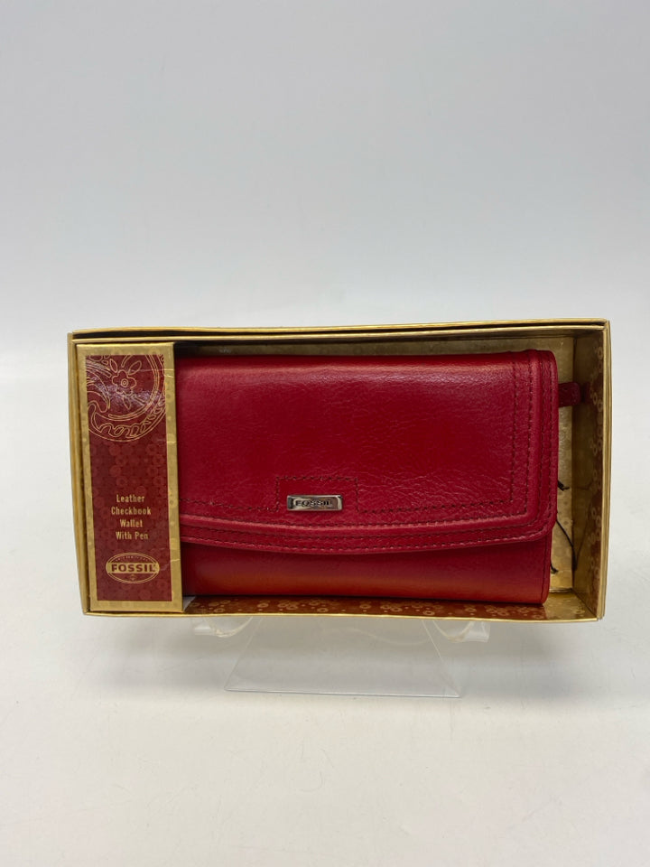 NEW/BOX Fossil Red Wallet
