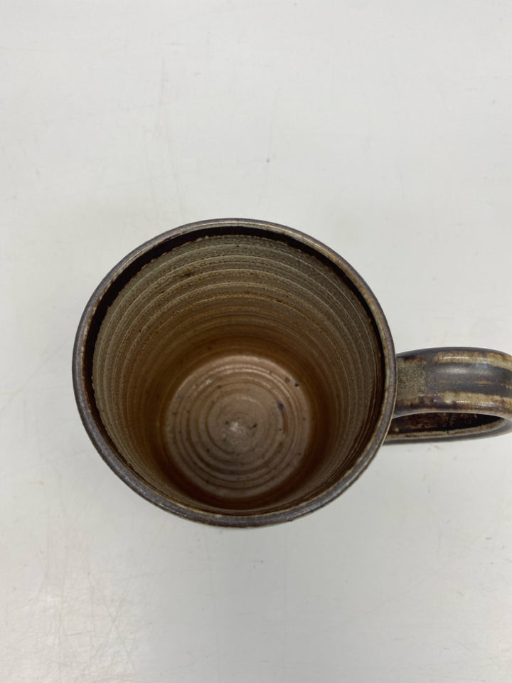 Williamsburg Brown Cream Pottery Coffee Mug