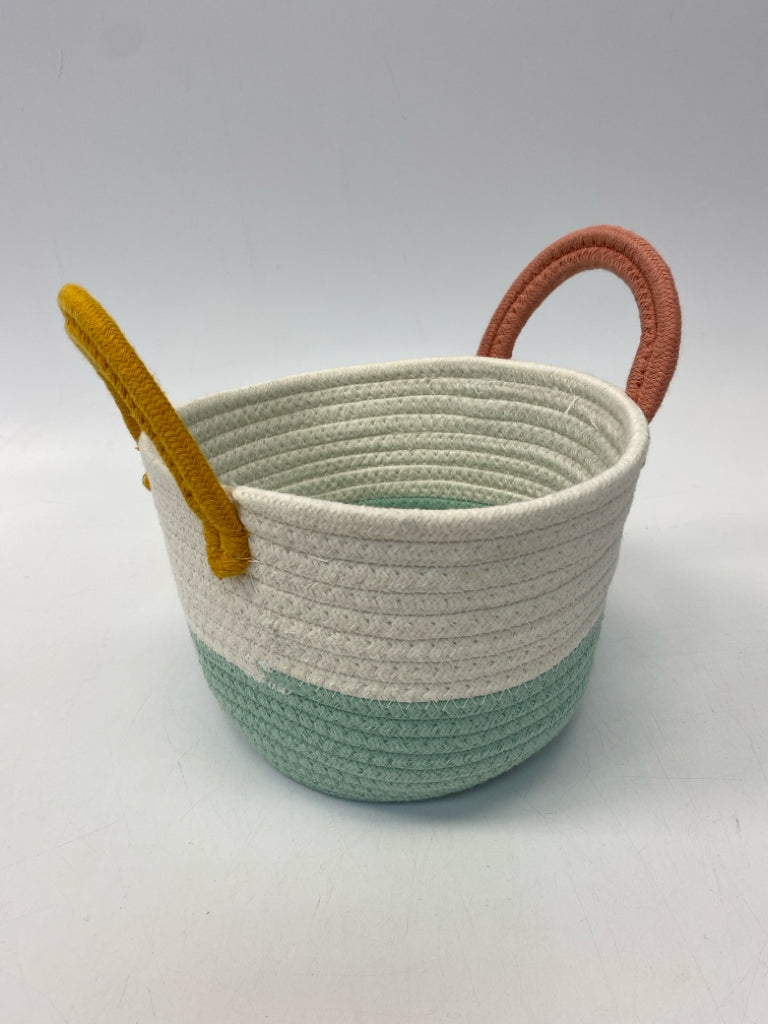 Pillowfort White Green Basket