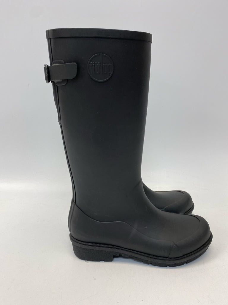 Fit Flop  Size 7 Black Boots