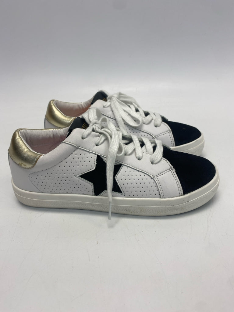 Steve Madden  Size 7 Wht/blk Lace-up Sneakers