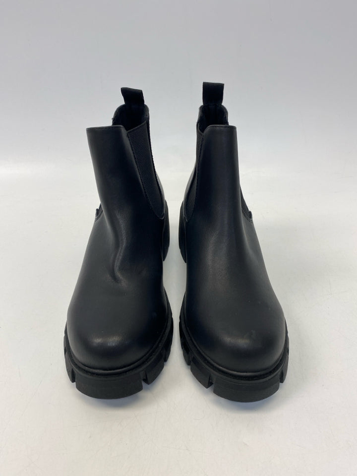 Soda US Shoe Size 9 Black Boots