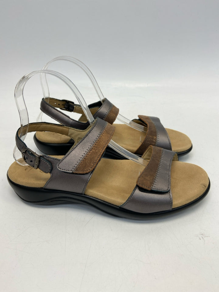 NWOT Sas  Size 9 Pewter Bronze Sandals