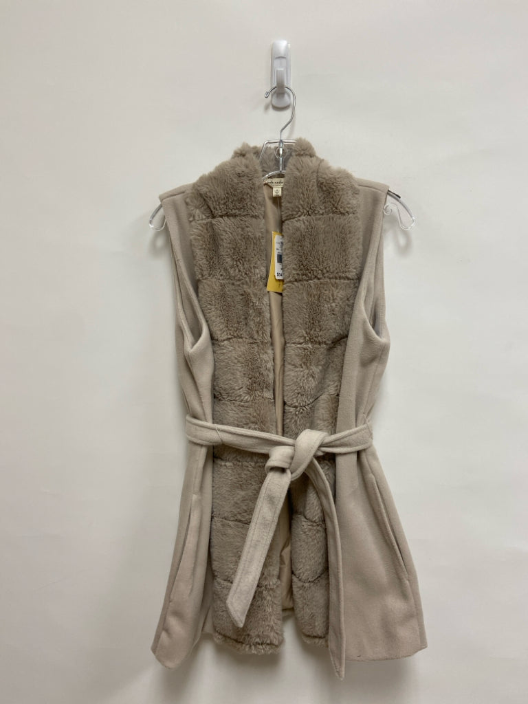 NWT Size M Beige Drape Faux Fur Ladies Vest