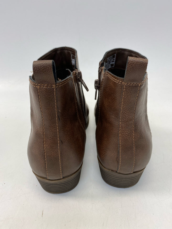 US Shoe Size 9 Brown Side Zipper Boots