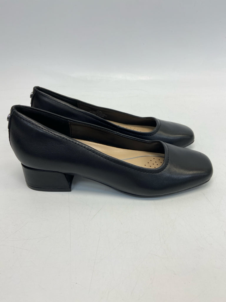 Easy Spirit  Size 5.5 Black Heels