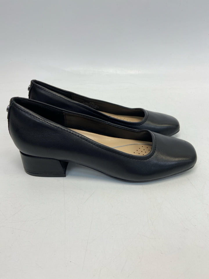 Easy Spirit  Size 5.5 Black Heels